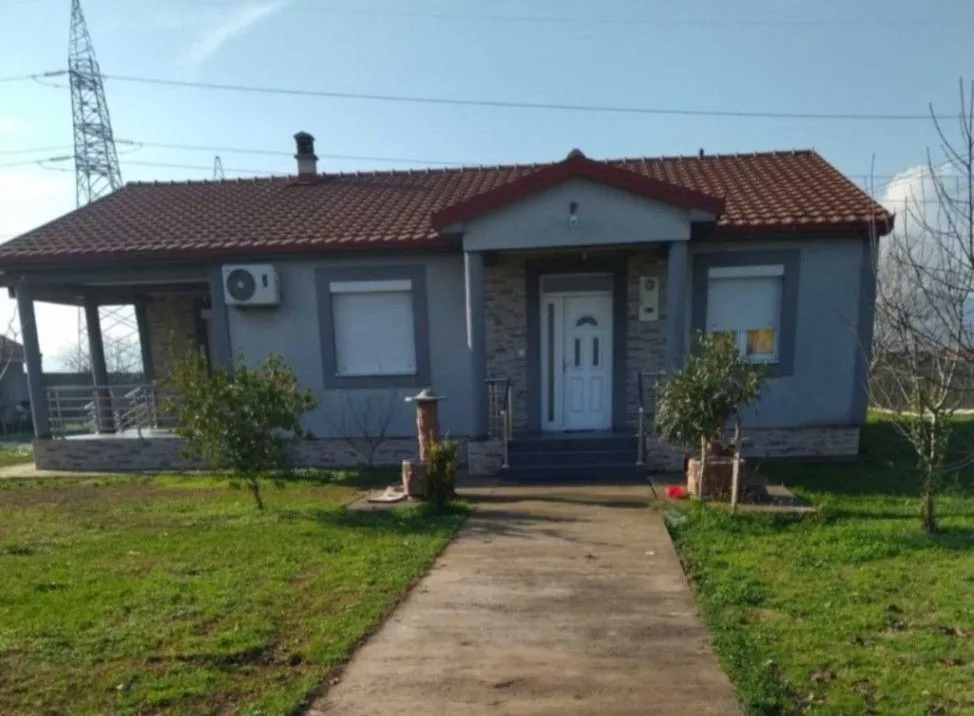 Izdavanje, kuća, 140m², Gornja Gorica, Podgorica