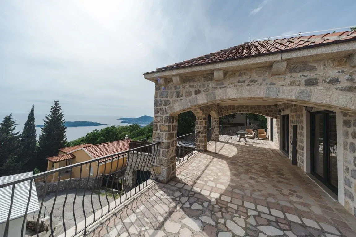 Sale, house, 458m², Kuljače, Budva