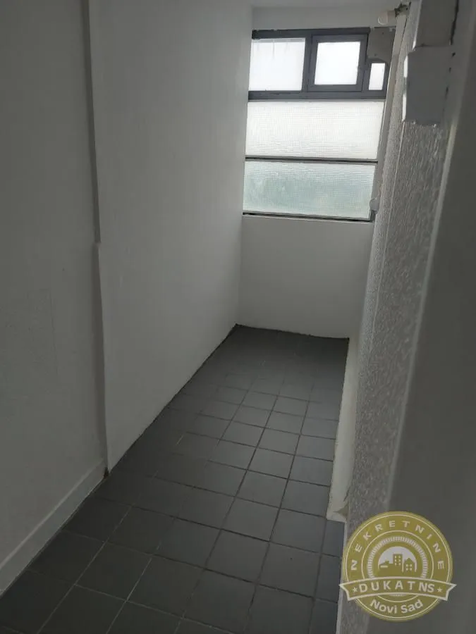 Prodaja, trosoban stan, 61m², Bulevar Oslobodjenja, Novi Sad Sve Podlokacije