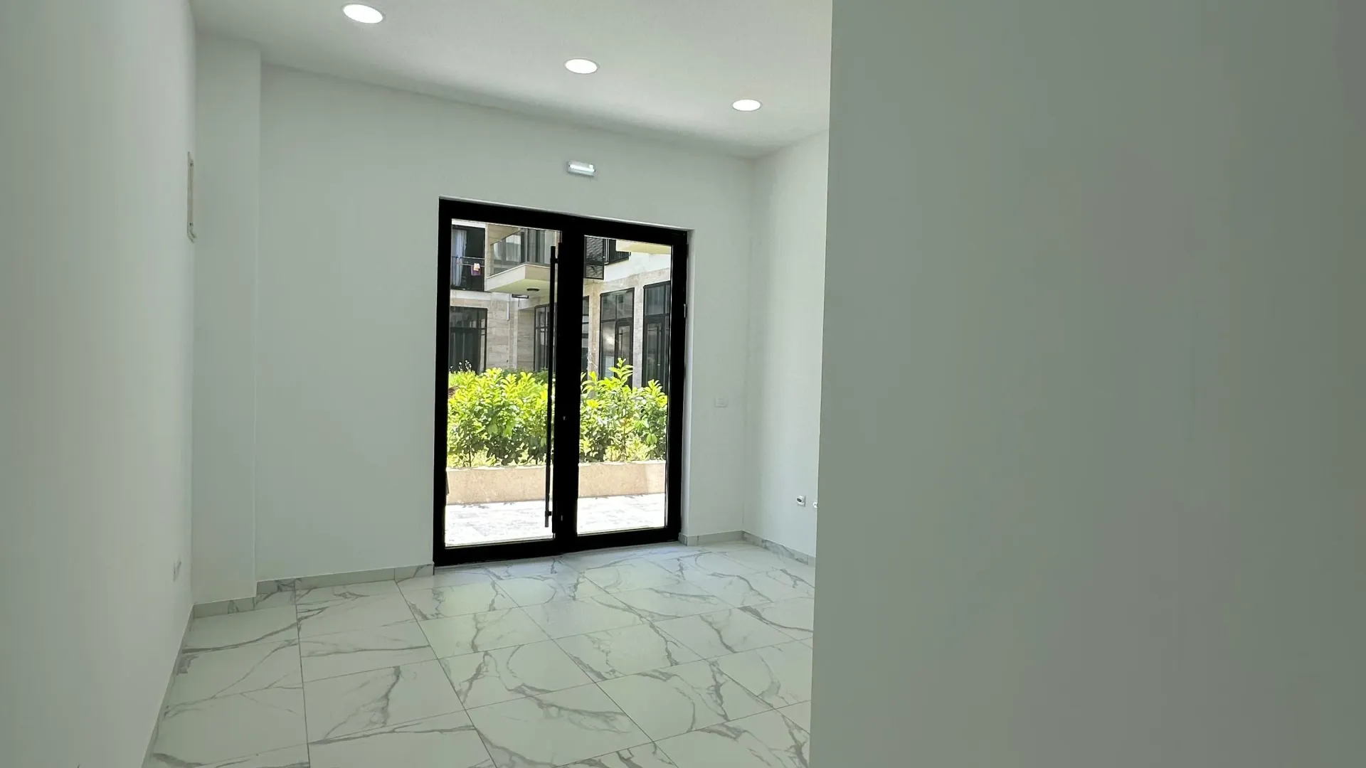 Rent, office space, 48m², Seljanovo, Tivat
