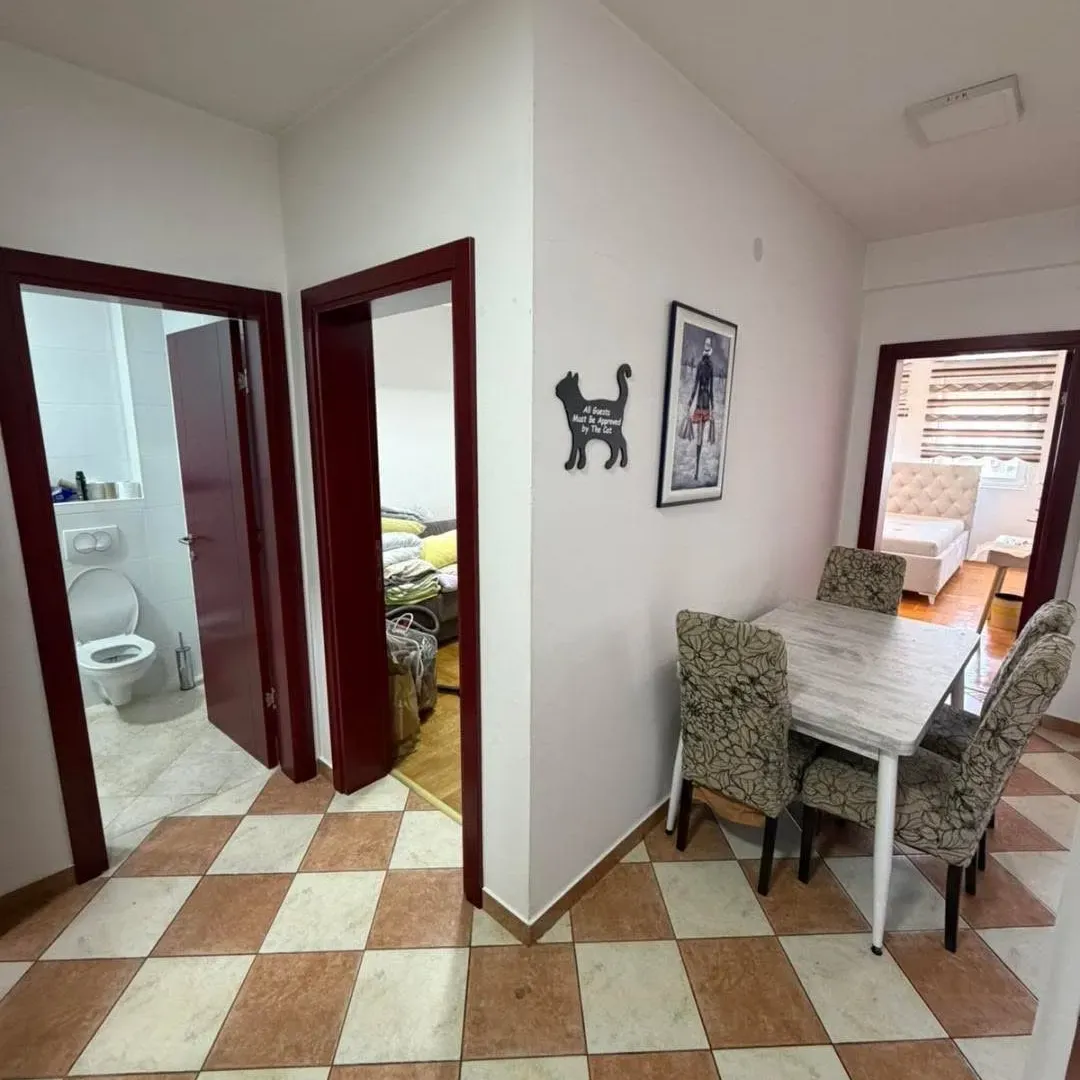 Izdavanje, dvosoban stan, 74m², Popovići, Bar