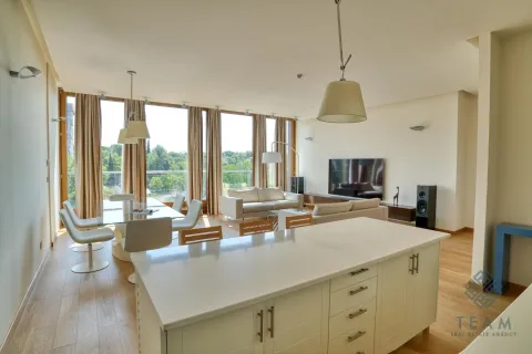 Izdavanje, dvosoban stan, 120m², Kod Capital Plaze, Podgorica - image 18