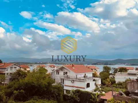 Rent, one bedroom apartment, 84m², Centar, Tivat - image 6