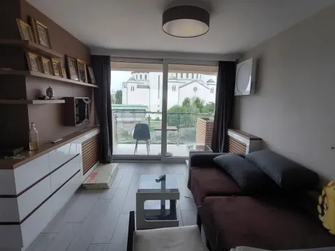 Izdavanje, trosoban stan, 70m², Vračar Hram, Vračar Sve Podlokacije - image 2