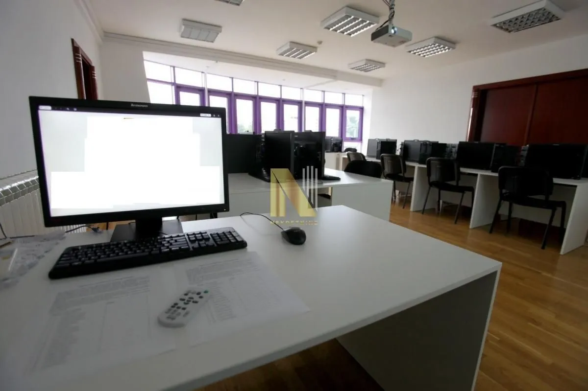 Rent, office space, 500m², Adamovićevo Naselje, Novi Sad Sve Podlokacije
