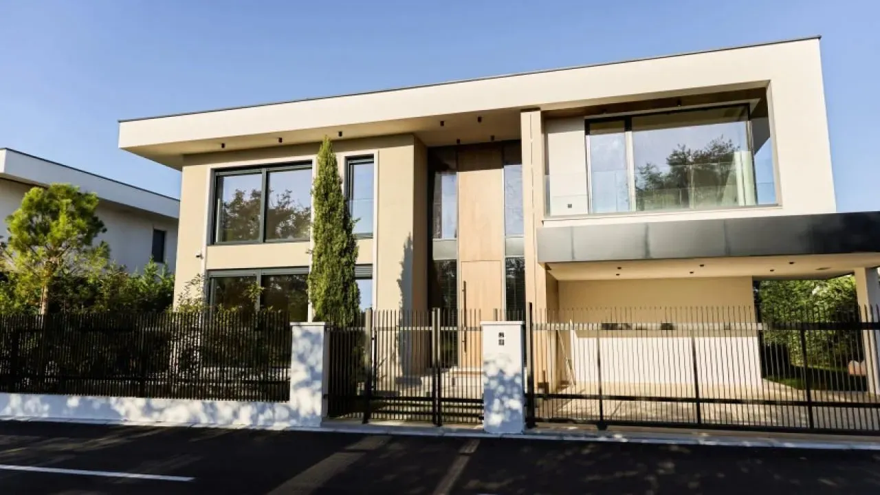 Sale, house, 262m², Gorica C, Podgorica