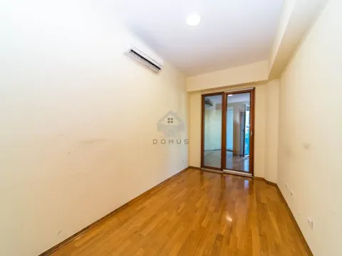 Izdavanje, dvosoban stan, 124m², Centar, Podgorica - image 10
