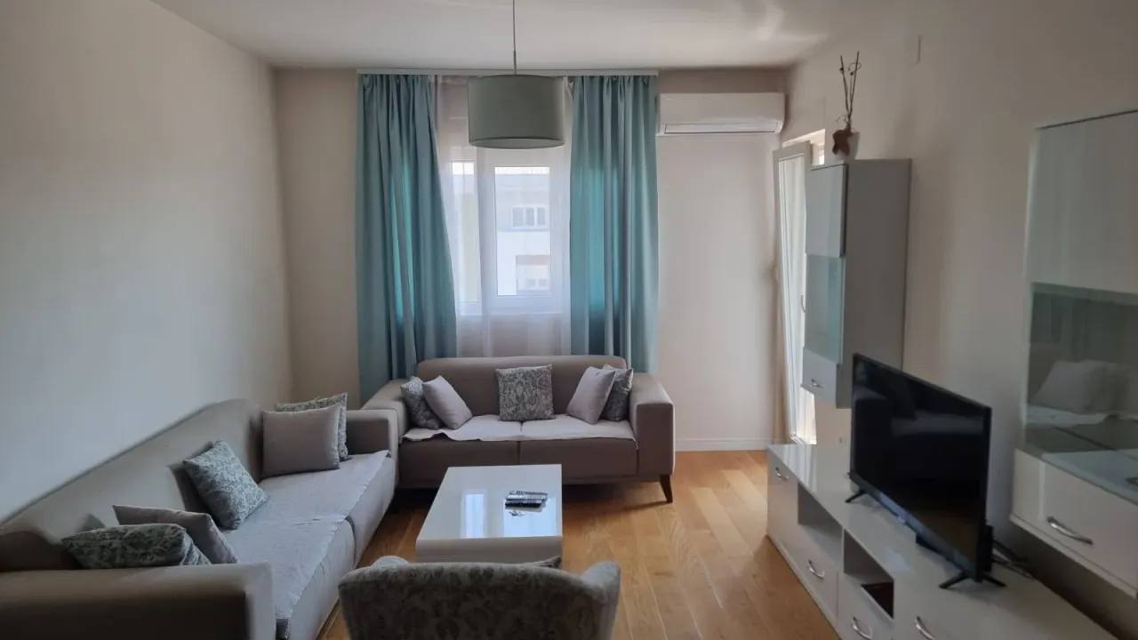 Izdavanje, stan, 50m², Central Point, Podgorica