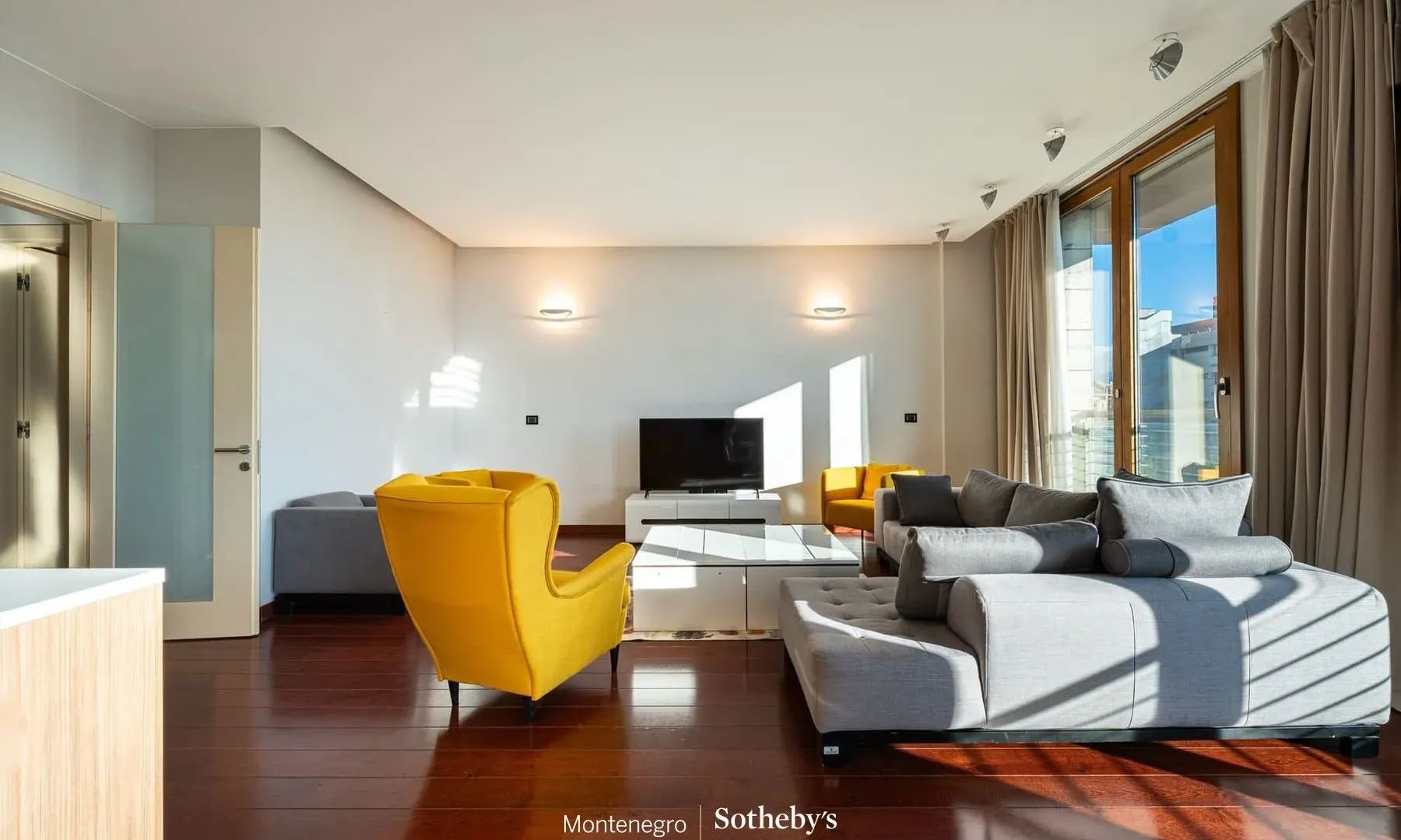 Prodaja, trosoban stan, 188m², Kod Capital Plaze, Podgorica