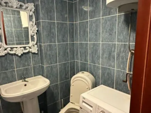 Izdavanje, dvosoban stan, 70m², Lazi, Budva - image 10