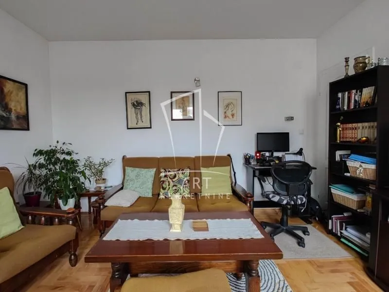 Sale, three bedroom apartment, 69m², Karaburma, Palilula Sve Podlokacije