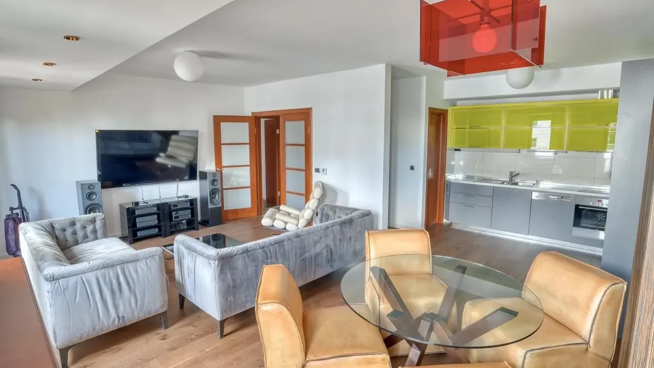 Izdavanje, stan, 90m², Centar, Podgorica