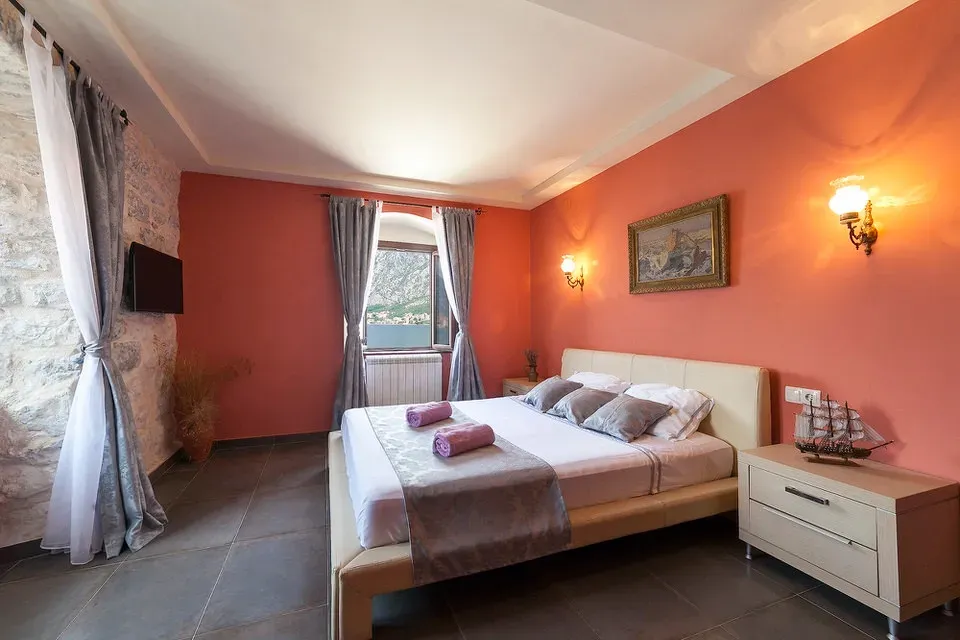 Prodaja, kuća, 450m², Prčanj, Kotor