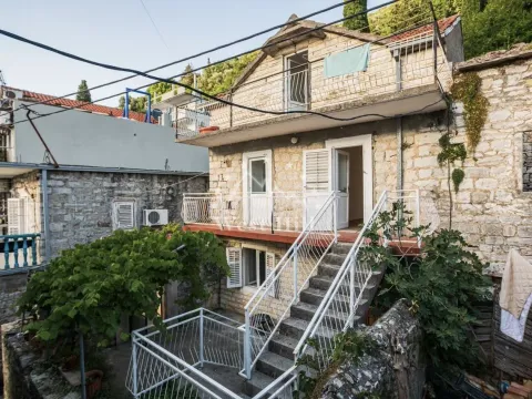 Prodaja, kuća, 146m², Lepetani, Tivat