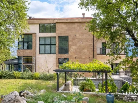 Prodaja, kuća, 428m², Orahovac, Kotor - image 49