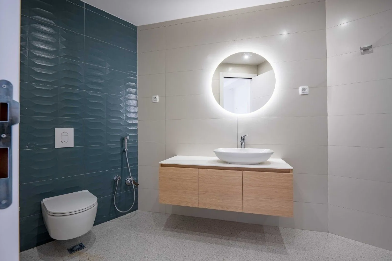Sale, one bedroom apartment, 60m², Bečići, Budva