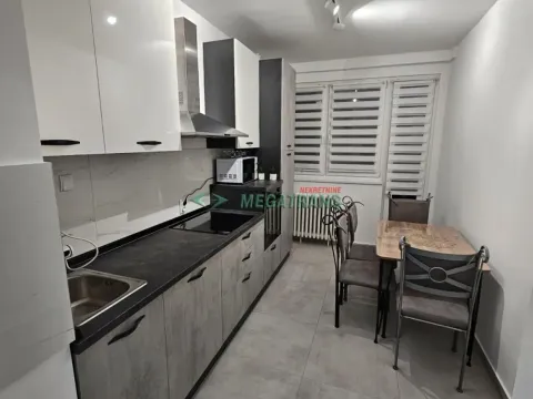 Izdavanje, trosoban stan, 70m², Centar, Novi Sad - image 6