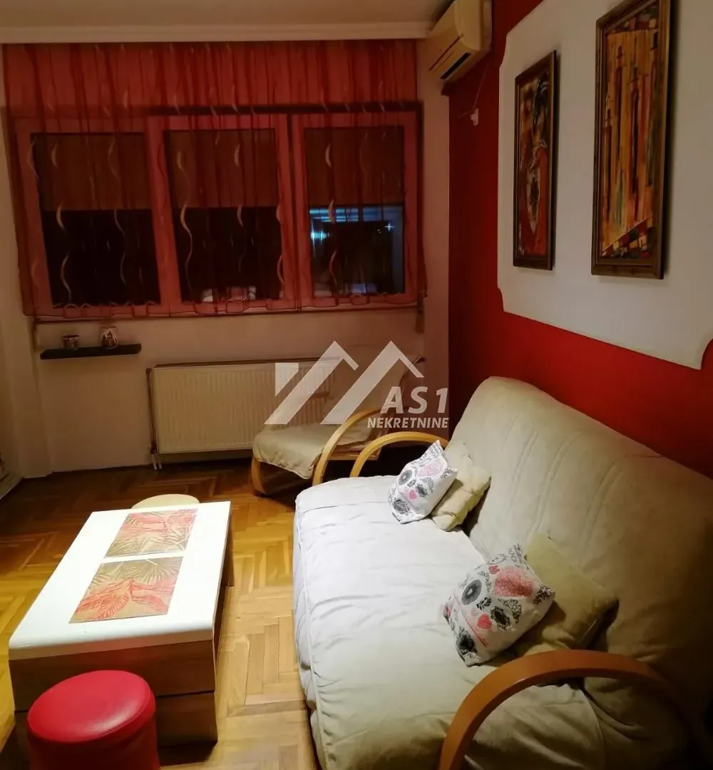 Izdavanje, jednosoban stan, 45m², Centar, Novi Sad