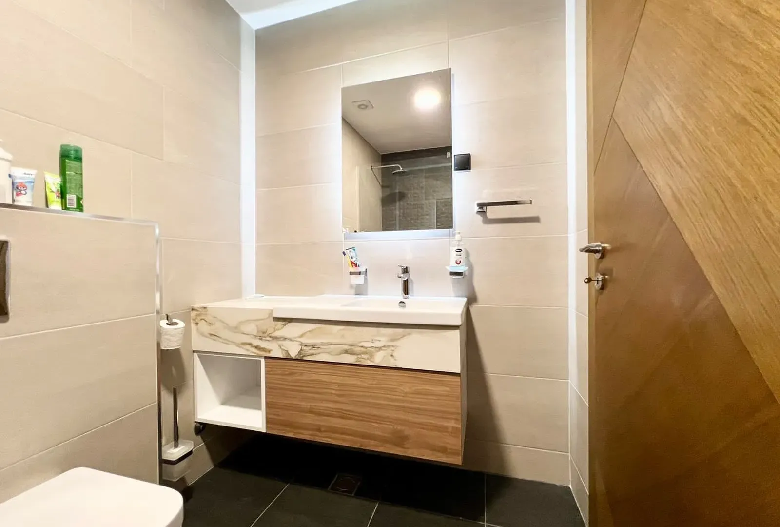Izdavanje, dvosoban stan, 70m², Ljubović, Podgorica