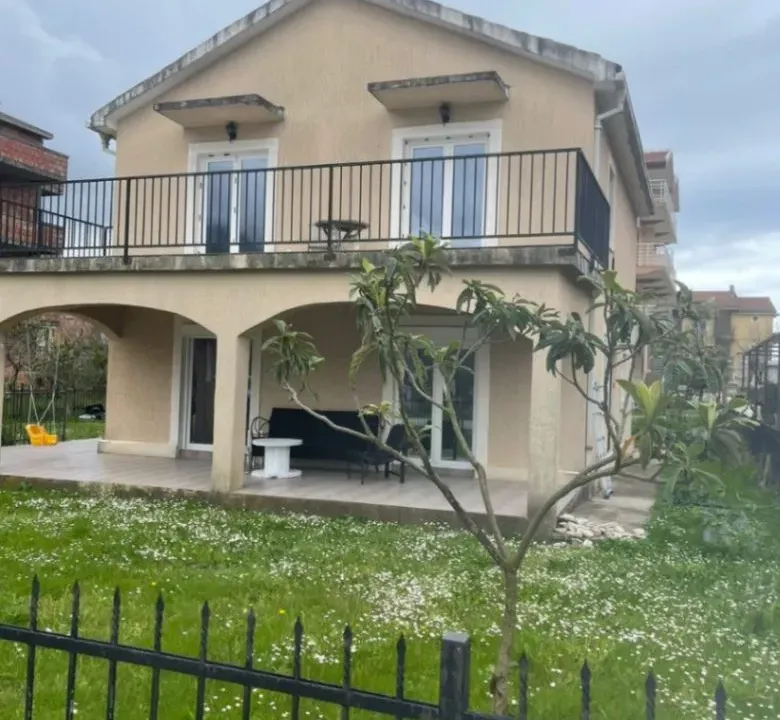 Prodaja, kuća, 175m², Lastva Grbaljska, Kotor