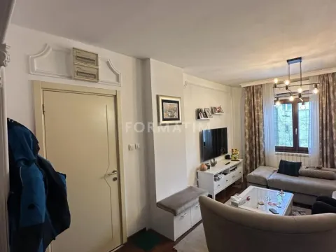 Izdavanje, trosoban stan, 89m², Stari Grad, Beograd - image 14