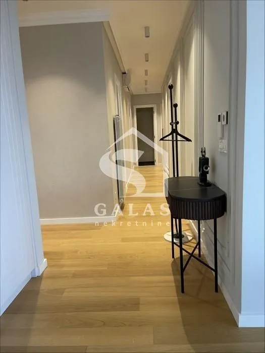 Prodaja, četvorosoban stan, 176m², Tošin bunar, Novi Beograd Sve Podlokacije