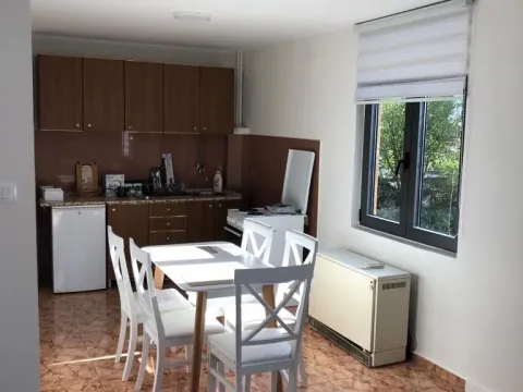 Izdavanje, dvosoban stan, 77m², Momišići, Podgorica - image 7