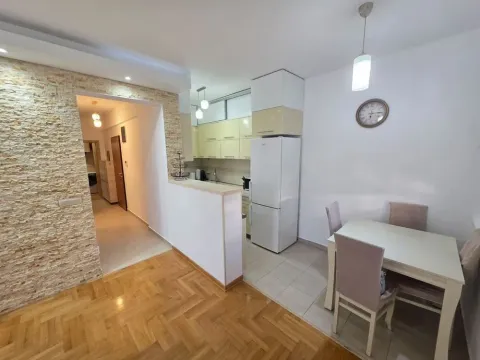 Rent, two bedroom apartment, 65m², Rozino, Budva - image 5