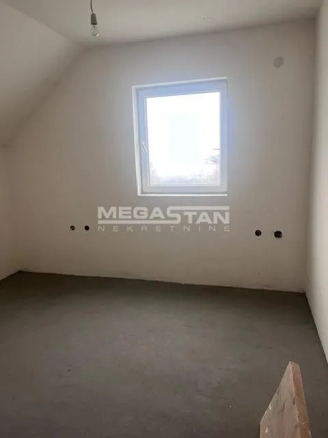 Prodaja, kuća, 114m², Zemun Ugrinovci, Zemun Sve Podlokacije