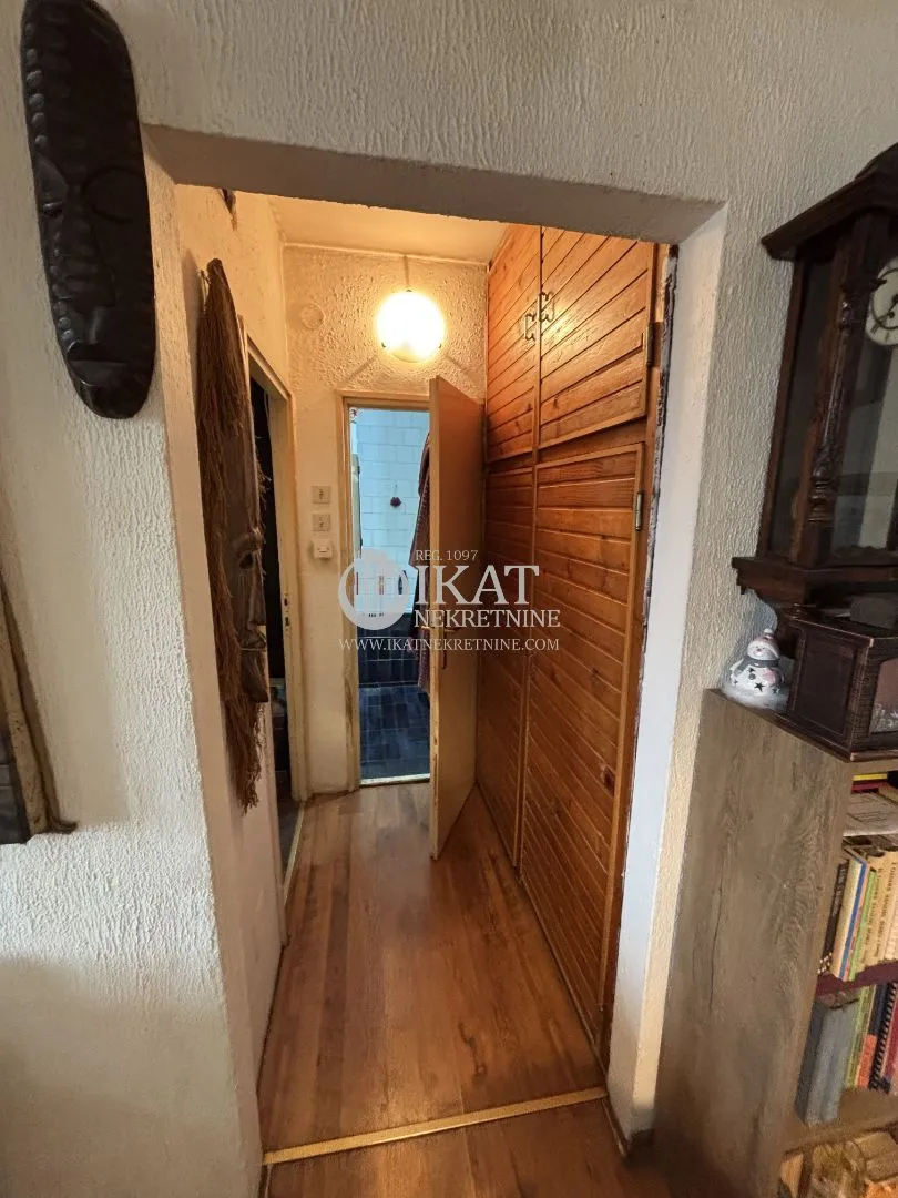 Sale, three bedroom apartment, 77m², Brace Jerković, Voždovac Sve Podlokacije