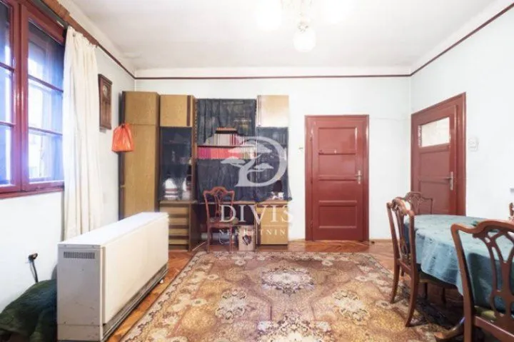 Sale, three bedroom apartment, 73m², Kalenić Pijaca, Vračar Sve Podlokacije
