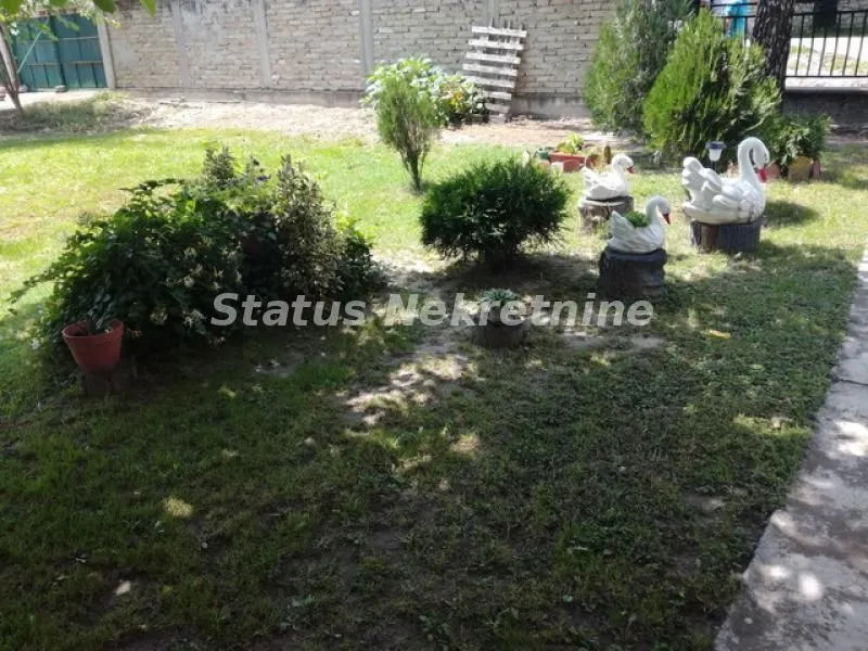 Prodaja, kuća, 300m², Futog, Novi Sad Sve Podlokacije