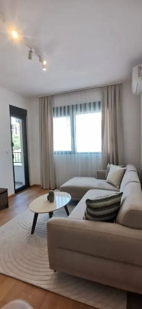 Rent, one bedroom apartment, 47m², Bečići, Budva