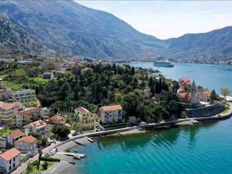 Prodaja, trosoban stan, 121m², Dobrota, Kotor - image 24