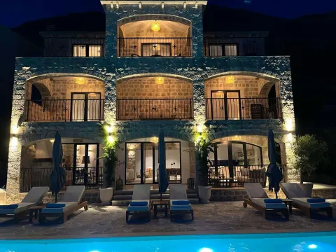 Sale, house, 374m², Drobni pijesak, Budva - image 4