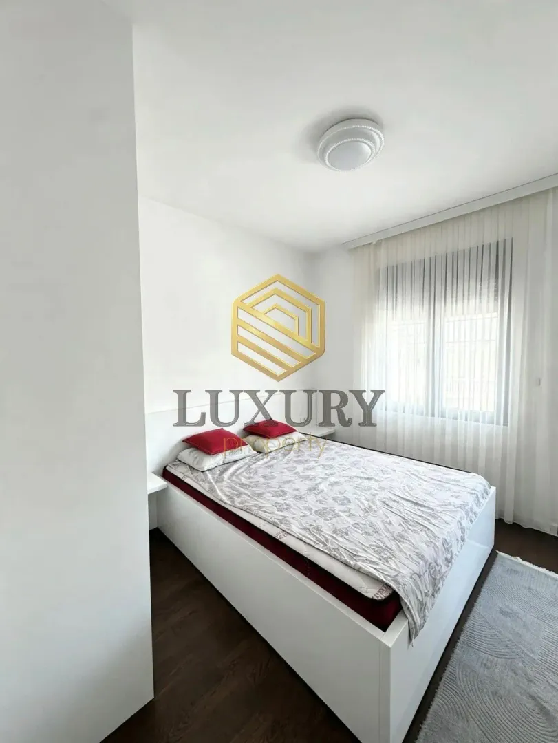 Prodaja, dvosoban stan, 56m², Central Point, Podgorica