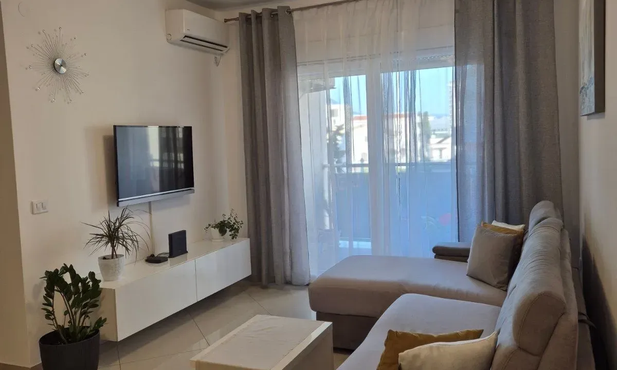 Rent, one bedroom apartment, 57m², Šušanj, Bar