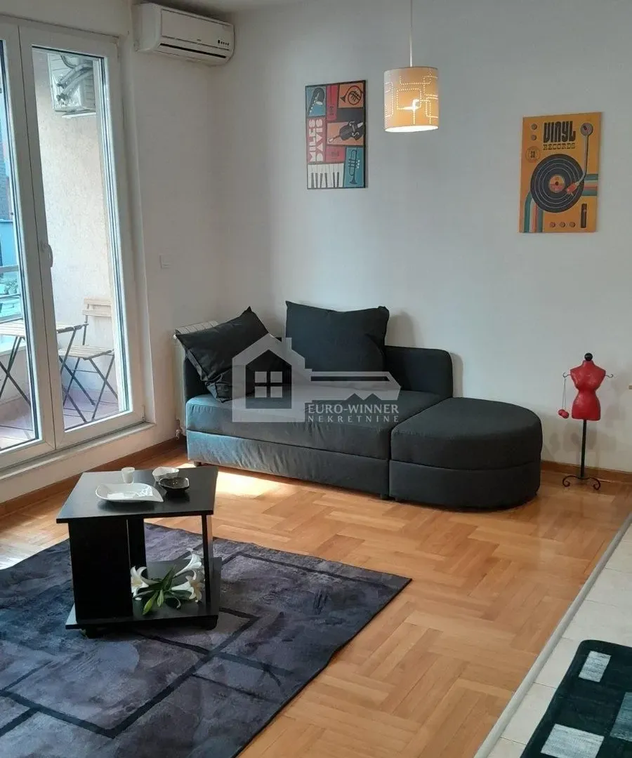 Izdavanje, jednosoban stan, 32m², Neimar, Vračar Sve Podlokacije