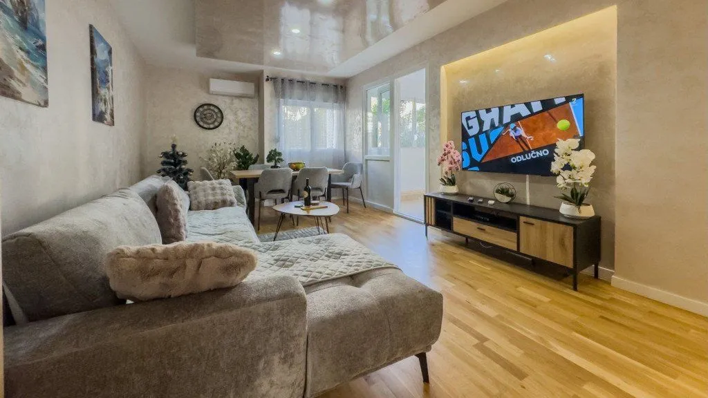 Rent, two bedroom apartment, 64m², Seljanovo, Tivat