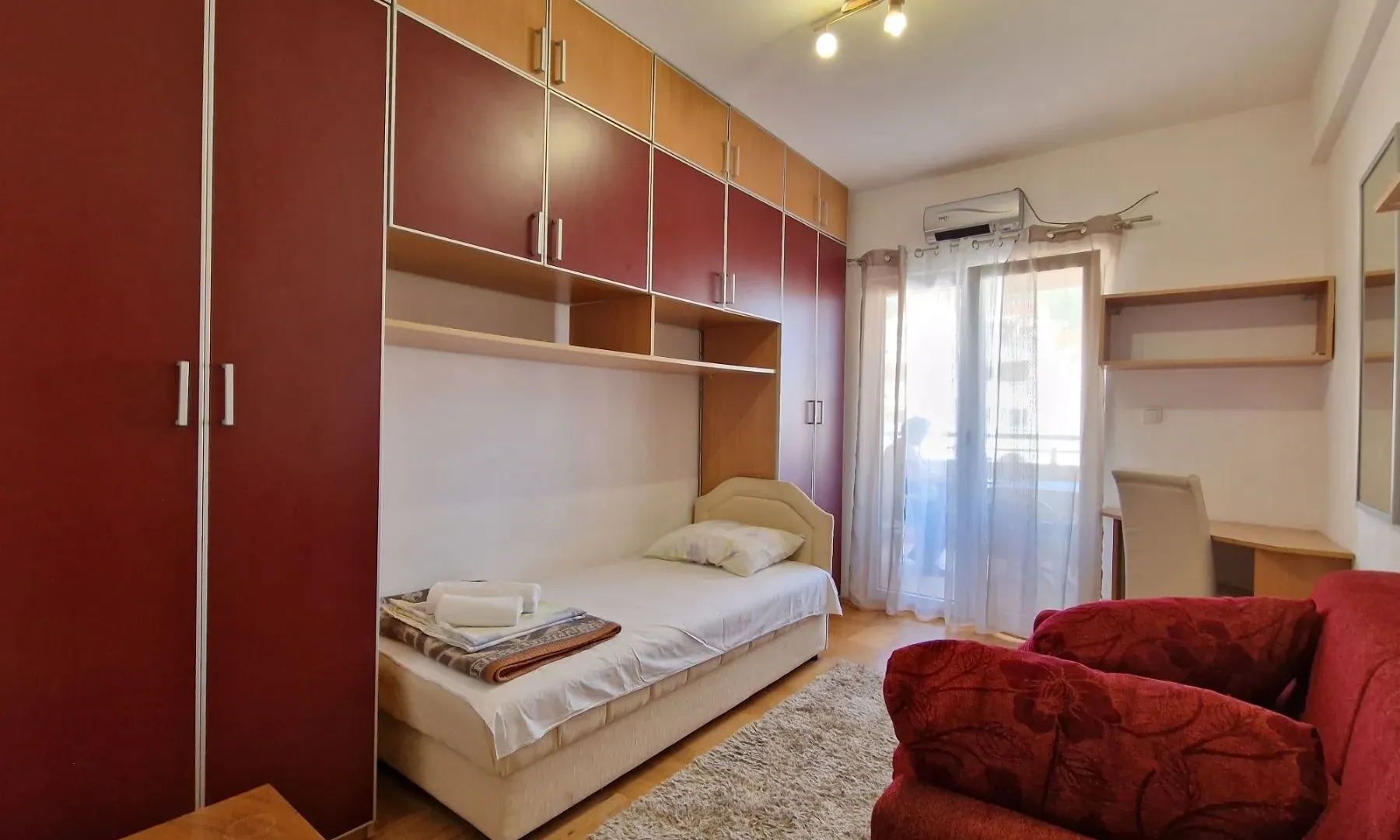 Rent, three bedroom apartment, 90m², Budva, Crna Gora