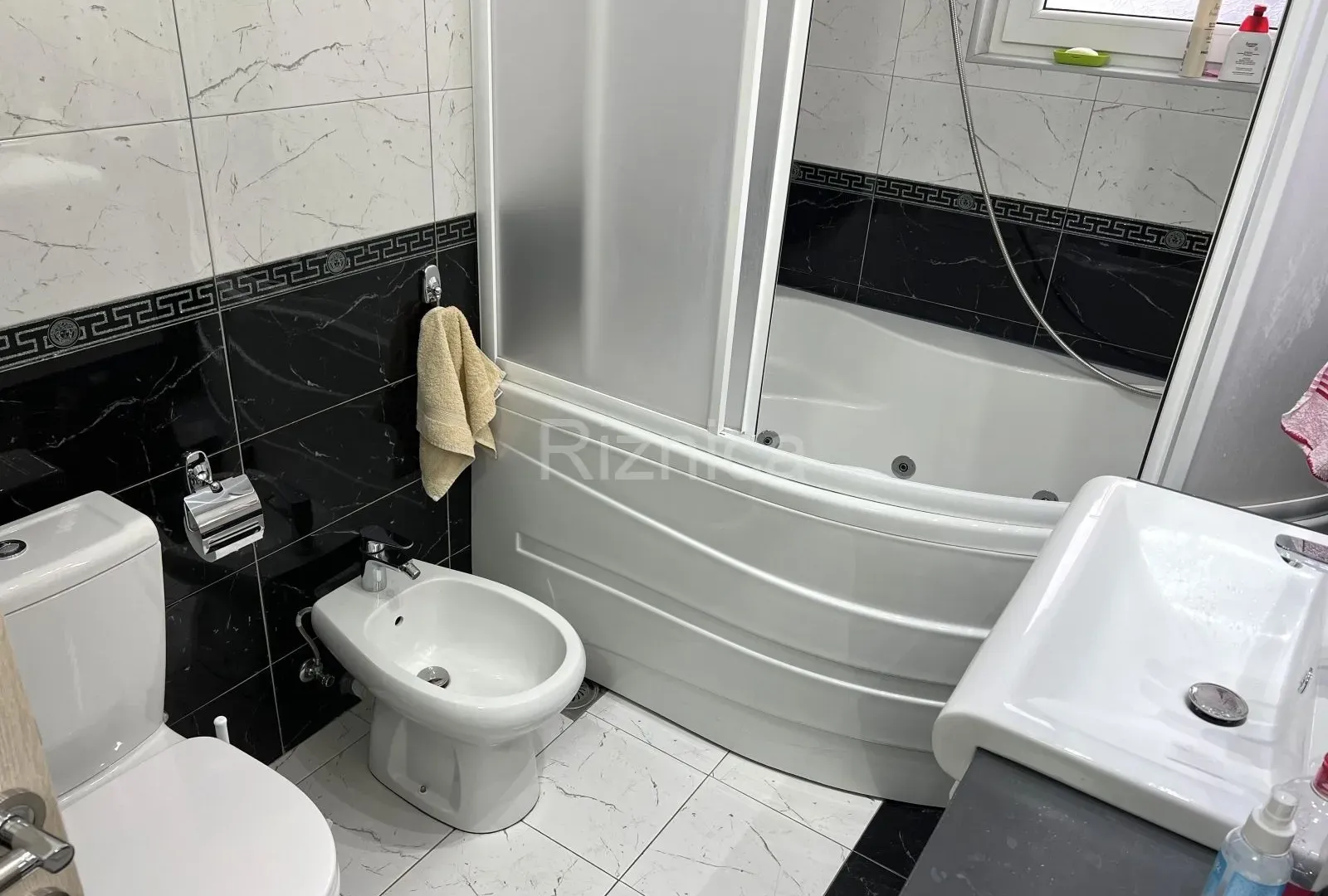 Prodaja, jednosoban stan, 162m², Pantelej, Niš
