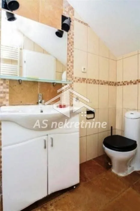 Rent, four bedroom apartment, 140m², Đeram Pijaca, Beograd