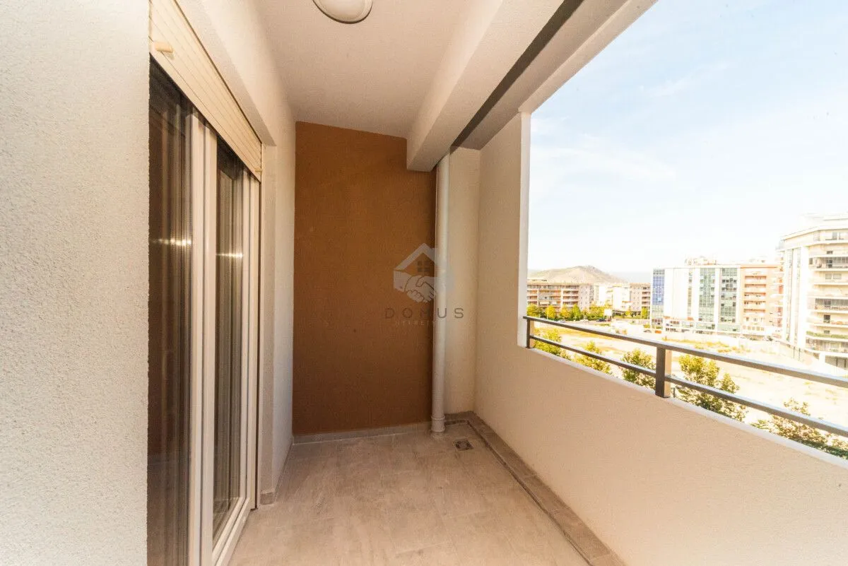 Izdavanje, jednosoban stan, 49m², Central Point, Podgorica