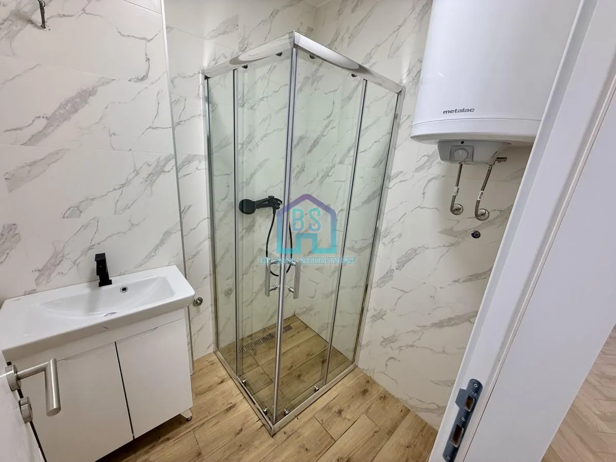 Prodaja, trosoban stan, 73m², Bulevar Oslobodjenja, Novi Sad Sve Podlokacije