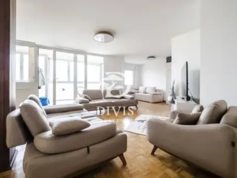 Stan in Novi Beograd Blok 28