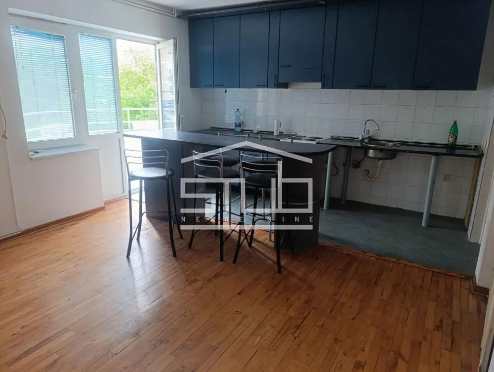 Izdavanje, kuća, 200m², Filmski Grad, Beograd