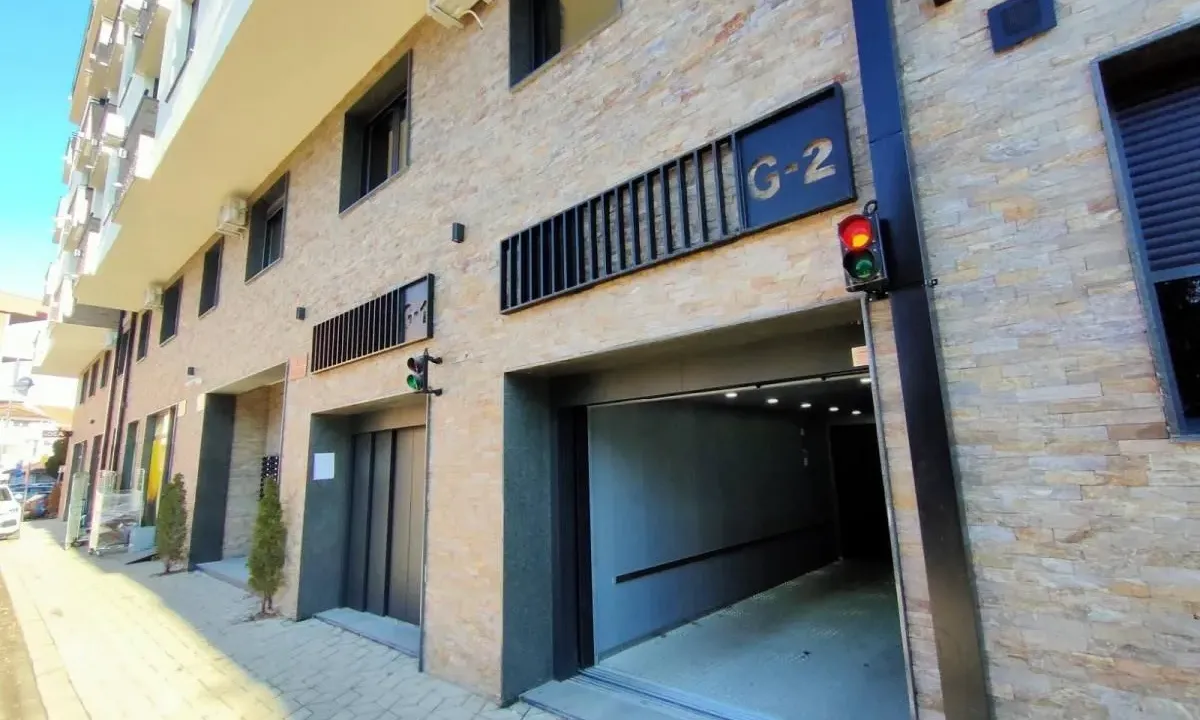 Rent, parking/garage, 16m², Grbavica, Novi Sad Sve Podlokacije