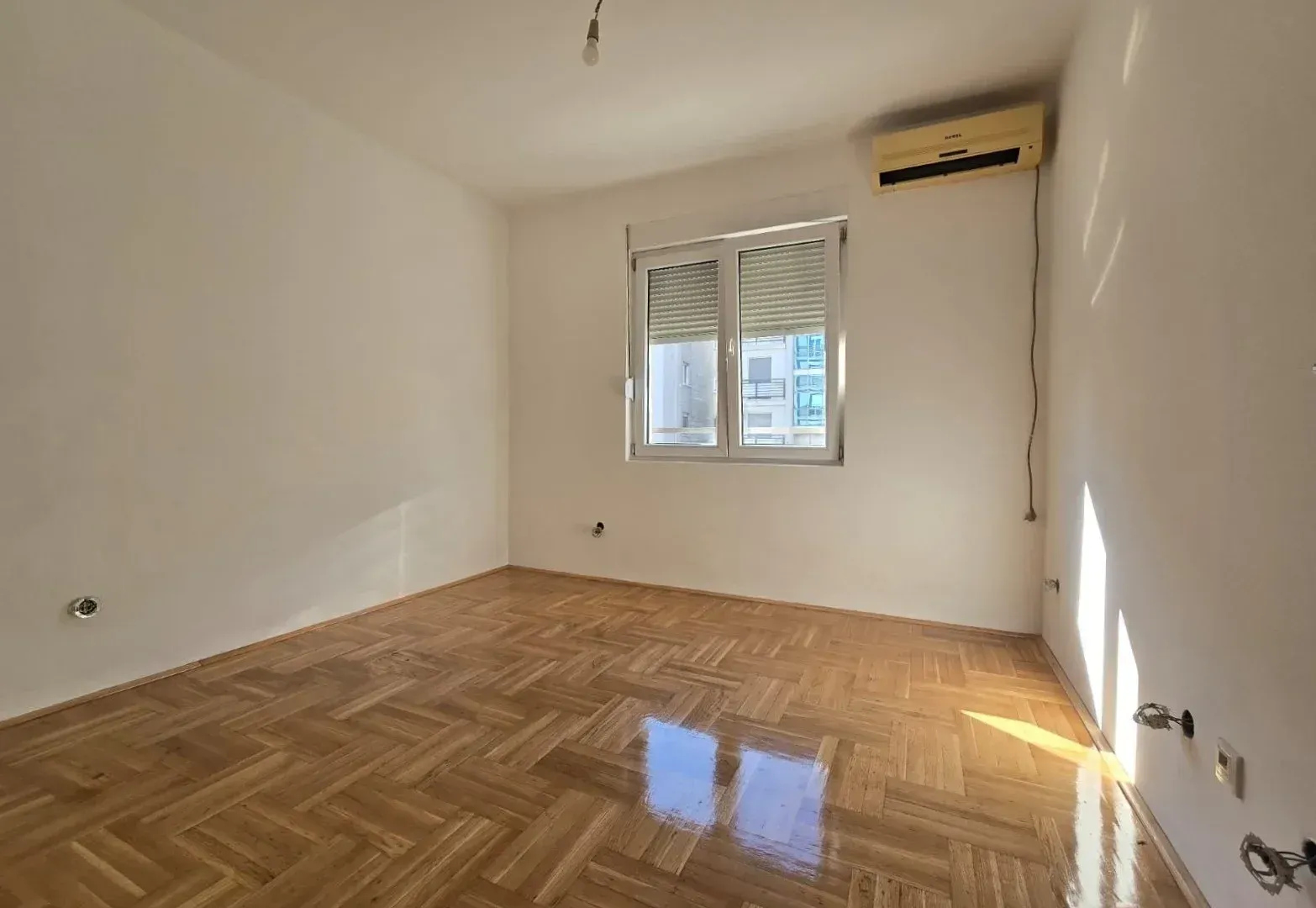 Prodaja, dvosoban stan, 73m², Dalmatinska ulica, Podgorica