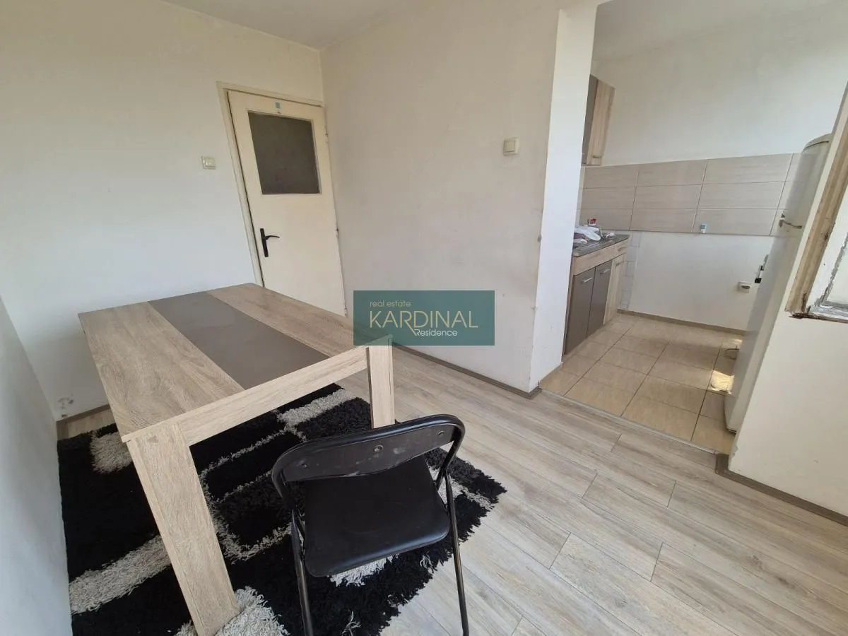 Prodaja, dvosoban stan, 60m², Kajsijar, Jagodina