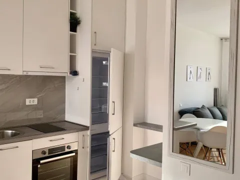 Izdavanje, jednosoban stan, 49m², Bečići, Budva - image 5